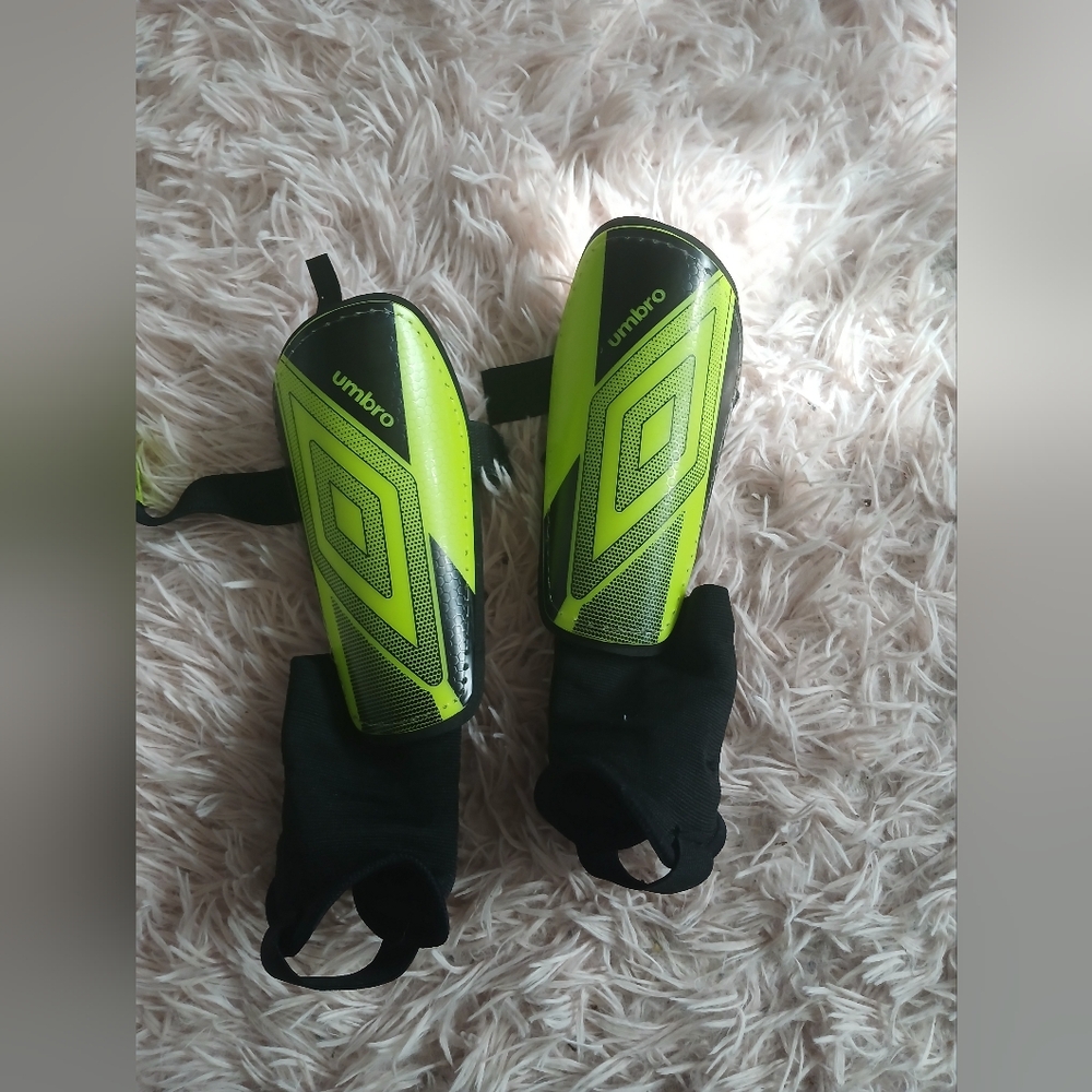Umbro Shin Pads